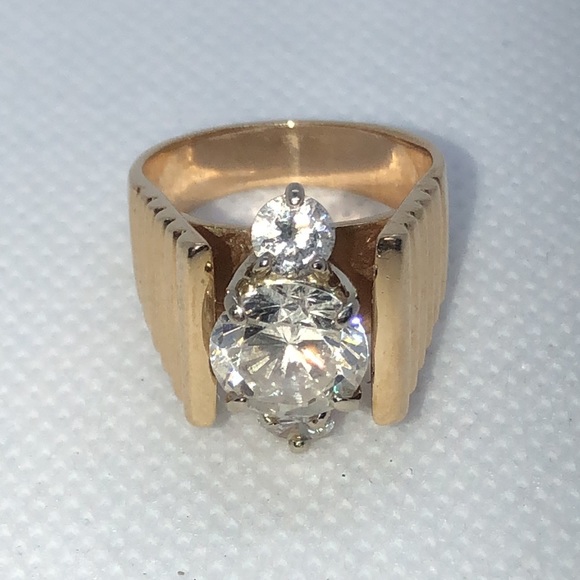 SOLD💛 18k Yellow Gold Vintage Custom 80s Ring - Picture 5 of 9